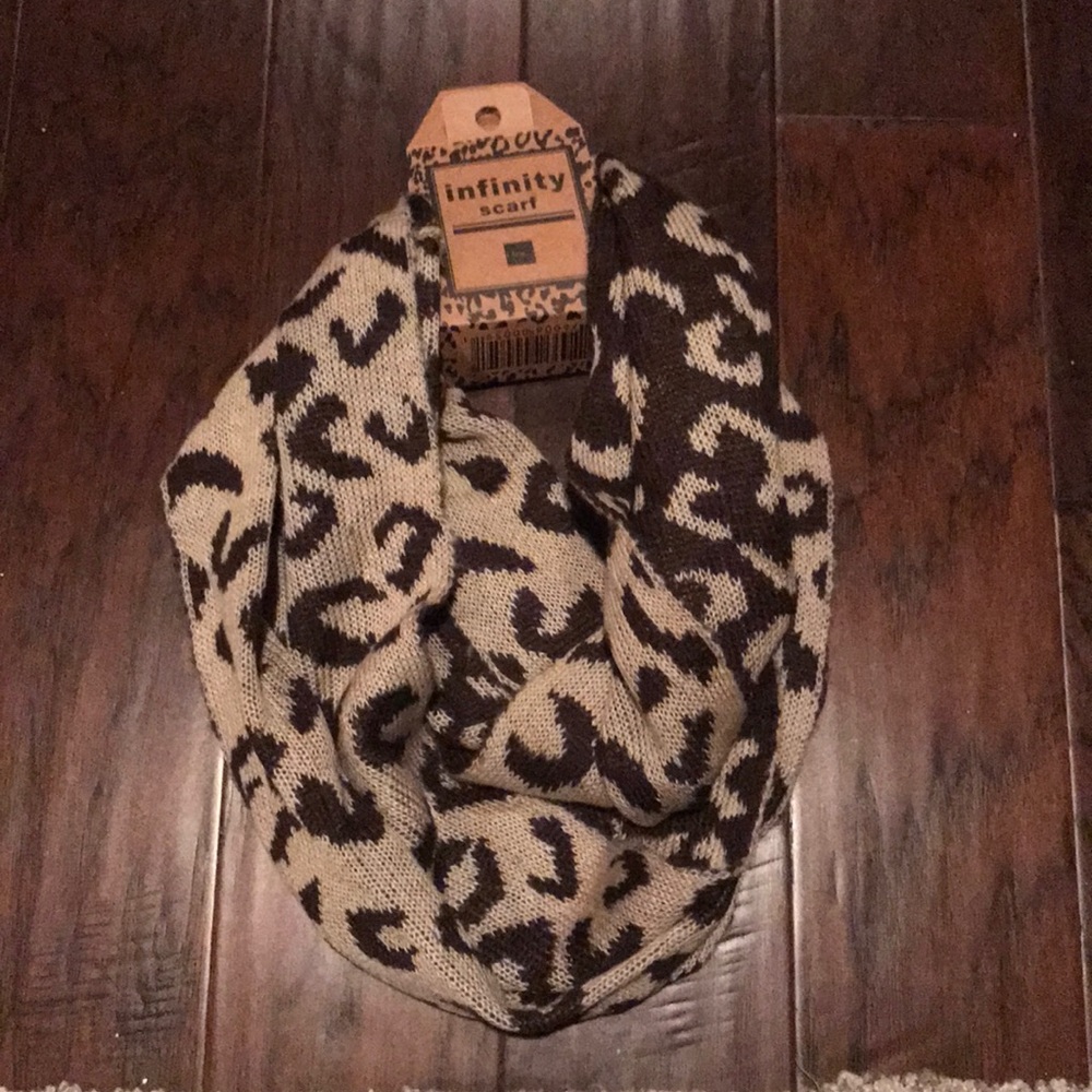 Leopard print scarf